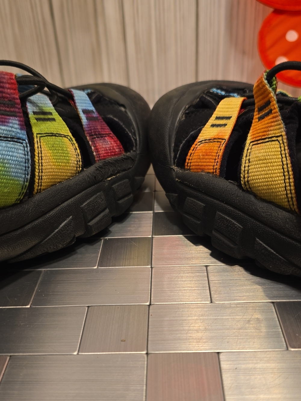 Keen Womans Tie-Dye Strap Newport Retro Sandal - Black with Rainbow - Picture 9 of 13